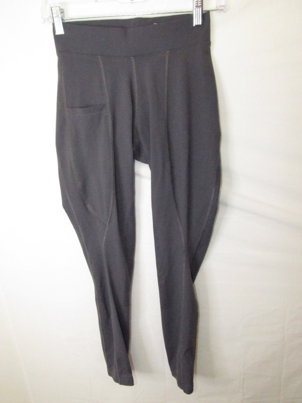 High-Waist Black Performance Leggings with Side Pocket